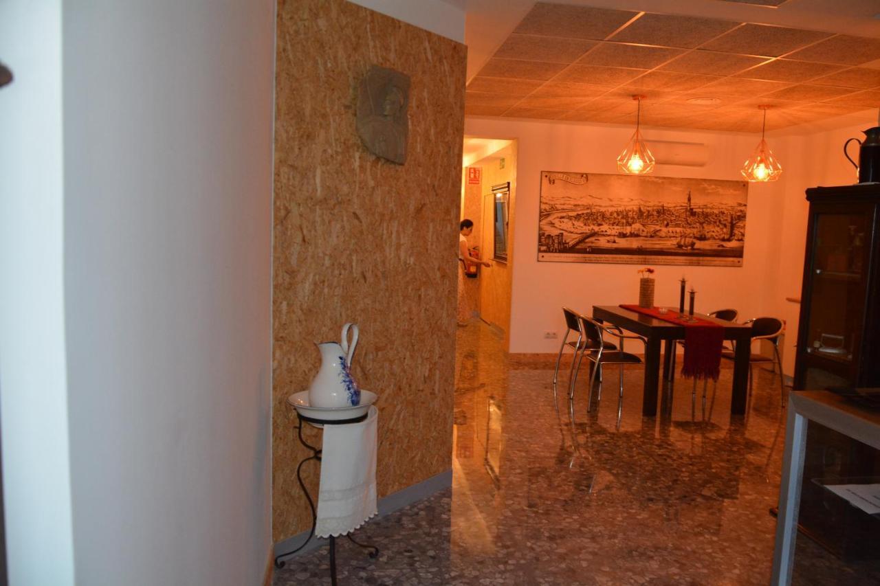 Italica Hostel Santiponce Extérieur photo