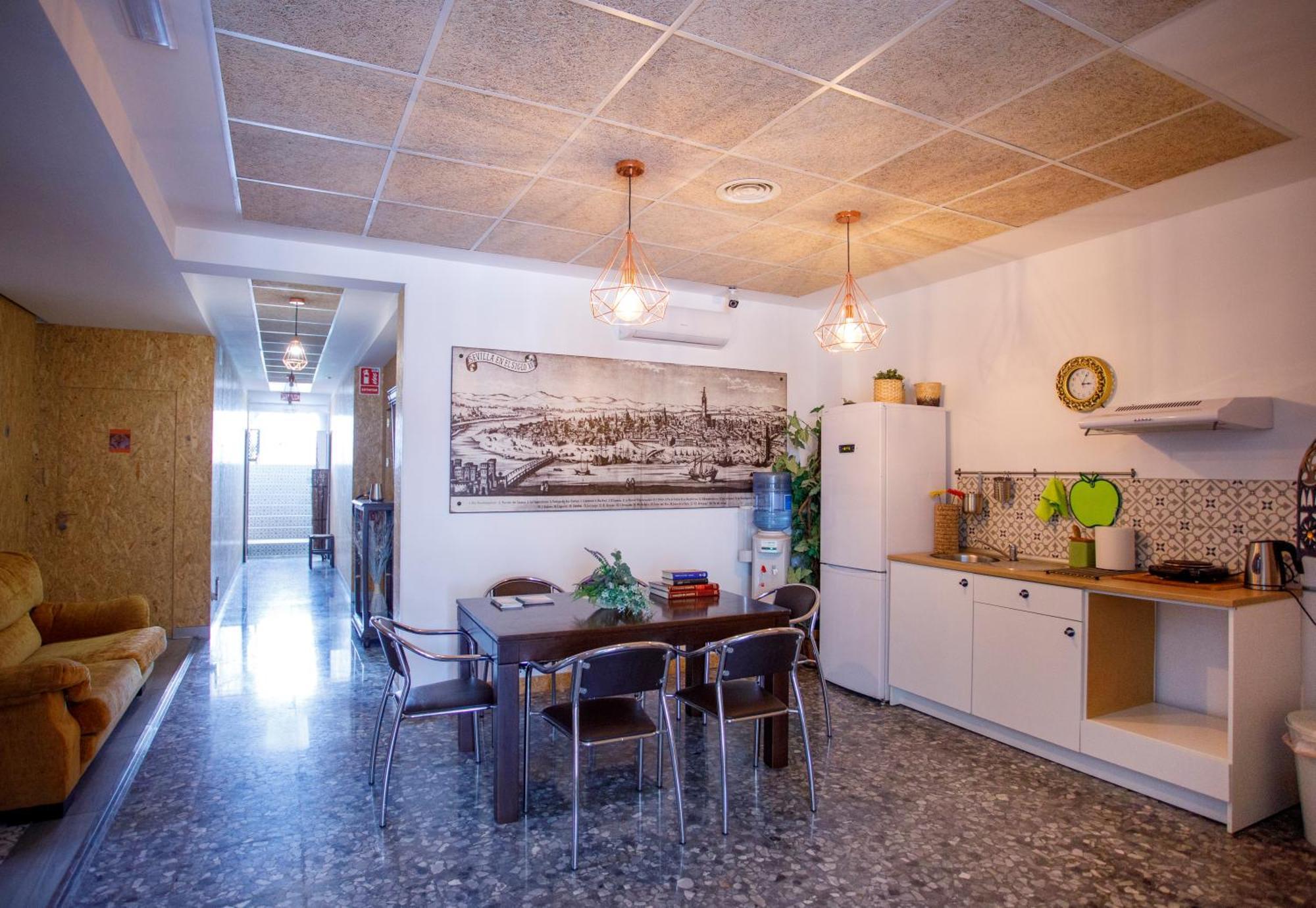 Italica Hostel Santiponce Extérieur photo